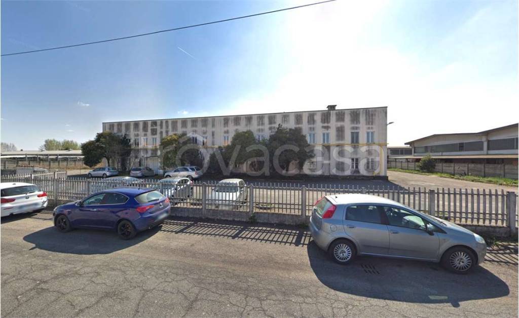 locale commerciale in vendita a Castelleone