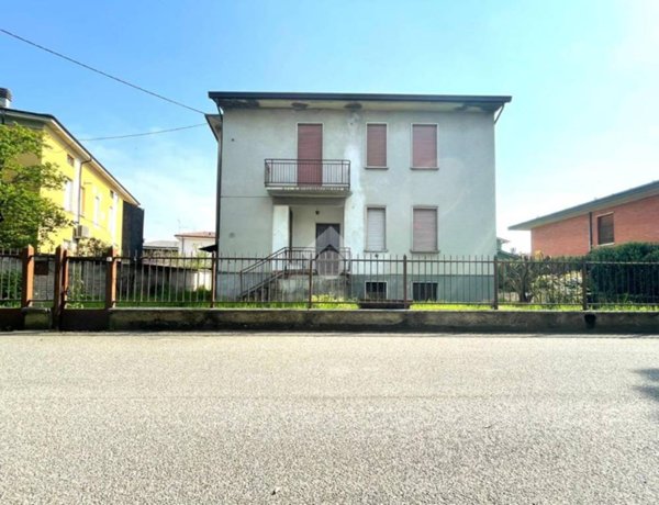 casa indipendente in vendita a Castelleone