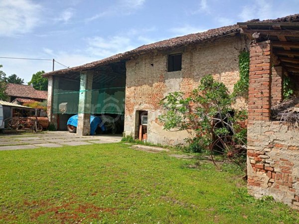 casale in vendita a Castelleone