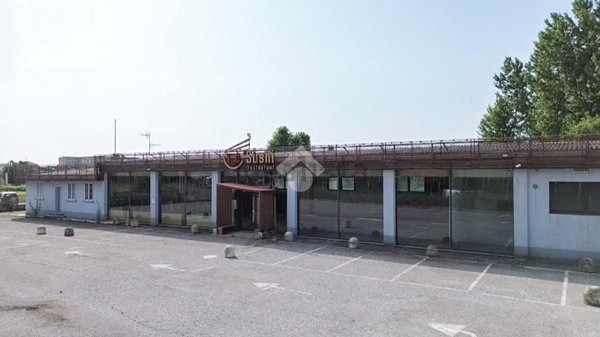 locale commerciale in vendita a Castelleone