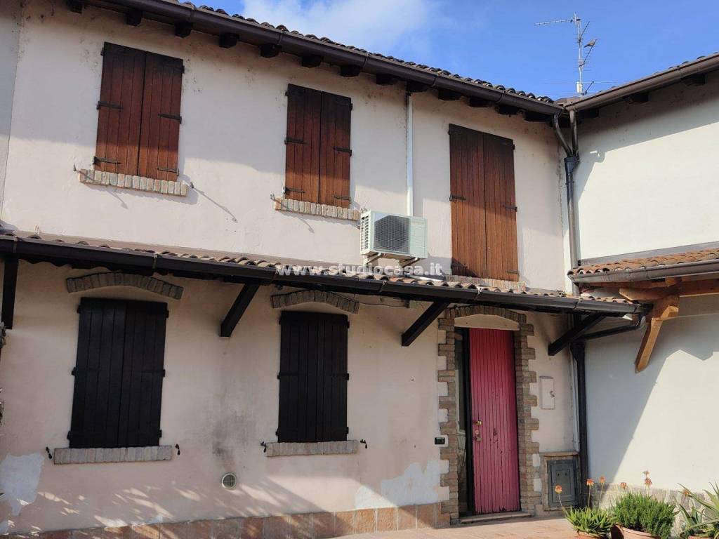 casa indipendente in vendita a Castelleone