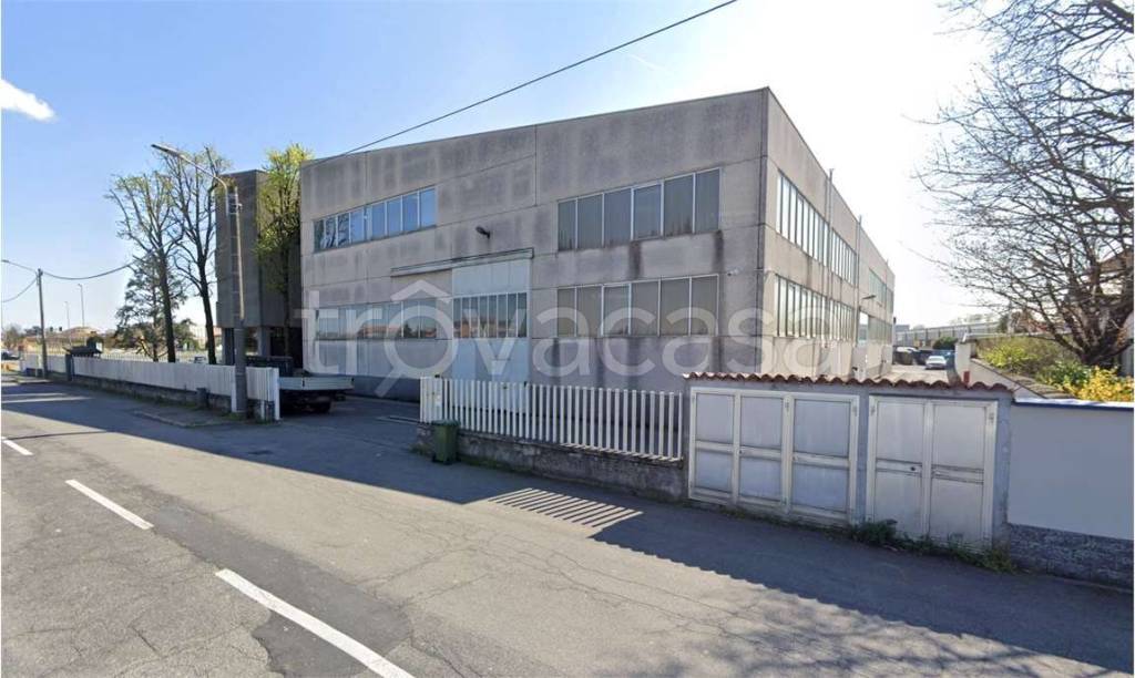 locale commerciale in vendita a Castelleone