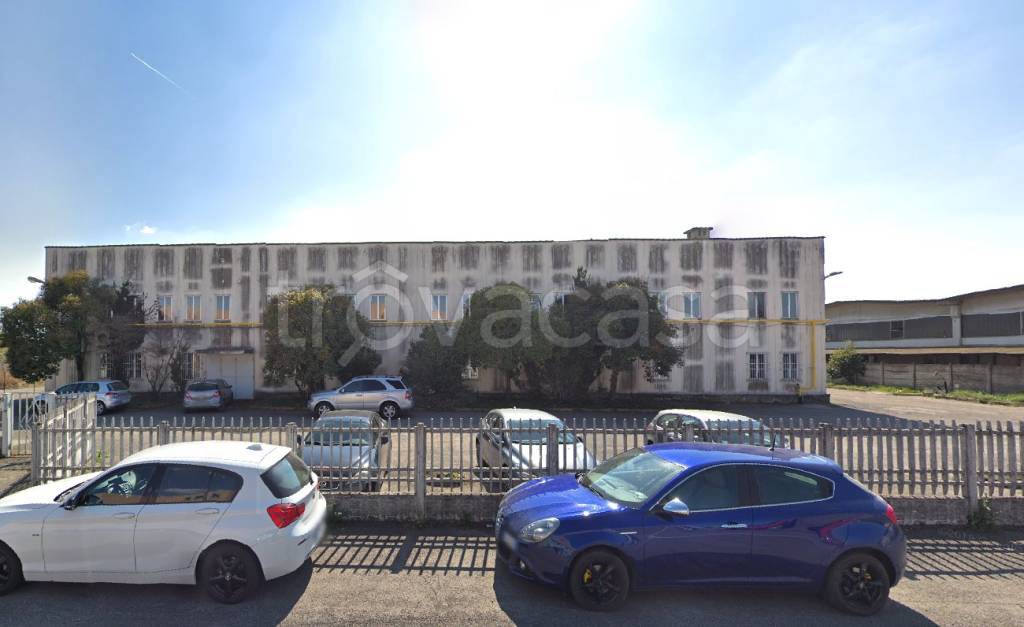 locale commerciale in vendita a Castelleone