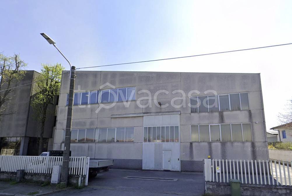 locale commerciale in vendita a Castelleone