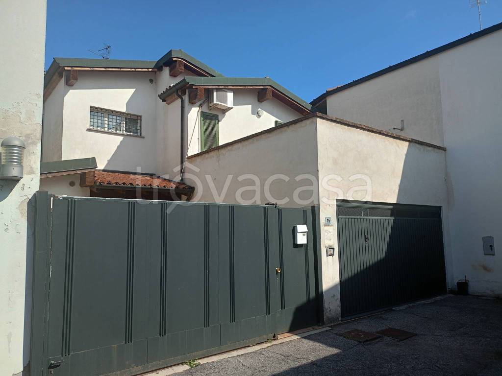 casa indipendente in vendita a Castelleone