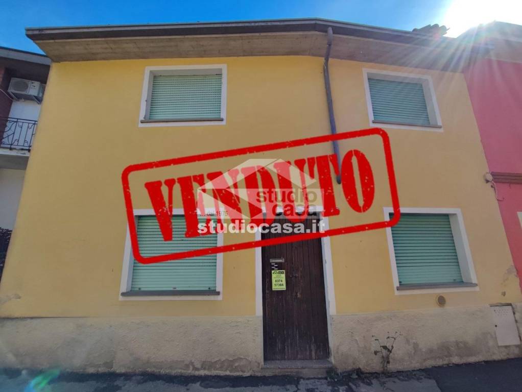 casa indipendente in vendita a Castelleone