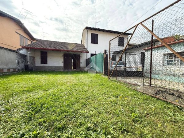 casa indipendente in vendita a Castelleone in zona San Latino