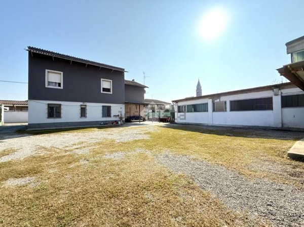 casa indipendente in vendita a Castelleone in zona San Latino