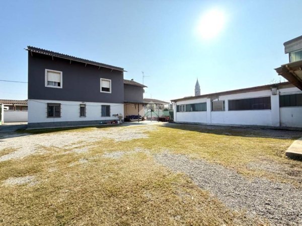 casa indipendente in vendita a Castelleone in zona San Latino