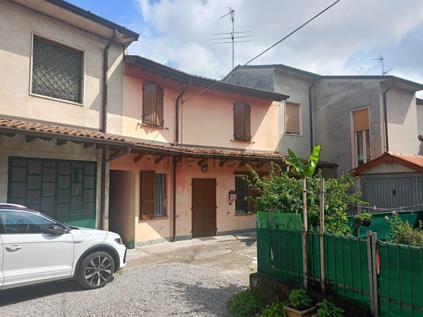 casa indipendente in vendita a Castelleone