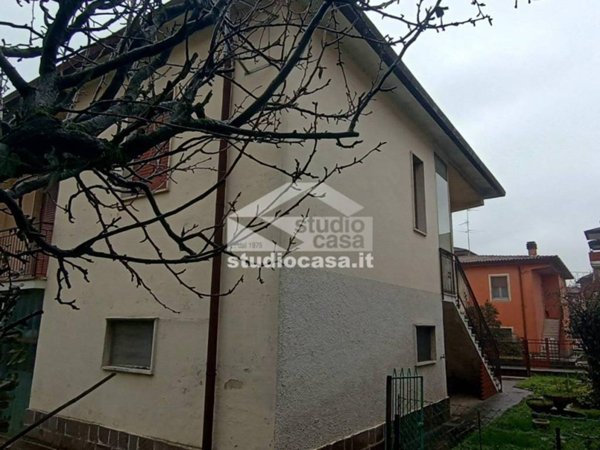 casa indipendente in vendita a Castelleone