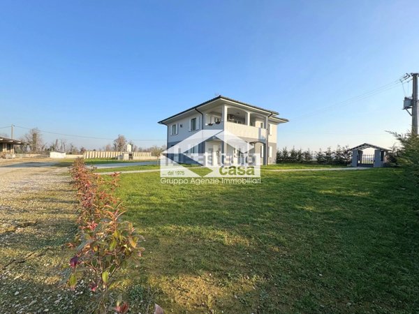 casa indipendente in vendita a Castelleone