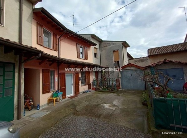 casa indipendente in vendita a Castelleone