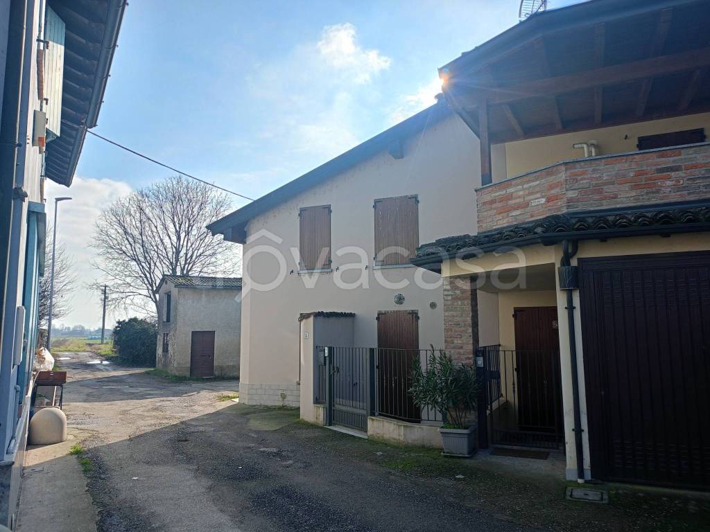 casa indipendente in vendita a Castelleone