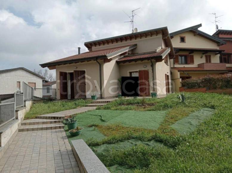 casa indipendente in vendita a Castelleone