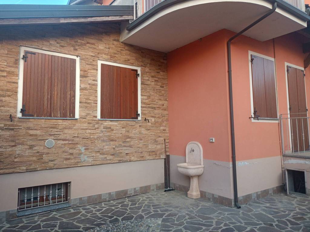 casa indipendente in vendita a Castelleone