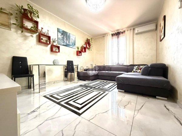 casa indipendente in vendita a Castelleone in zona Corte Madama