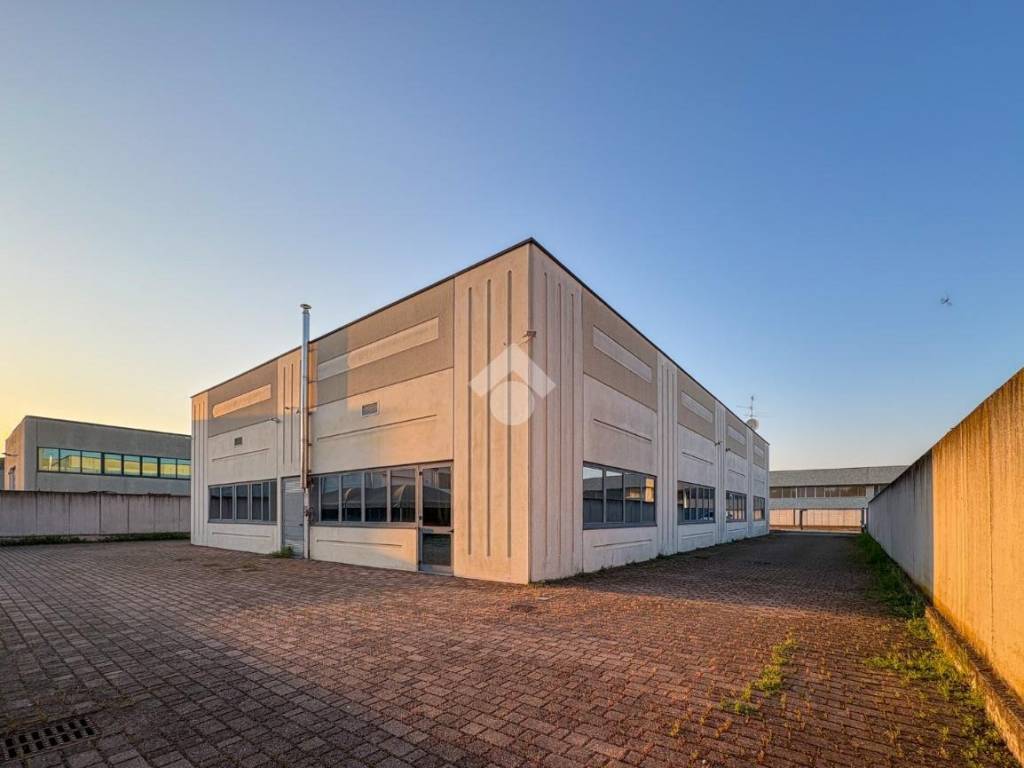 ufficio in vendita a Castelleone