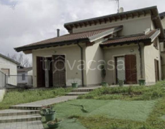 casa indipendente in vendita a Castelleone