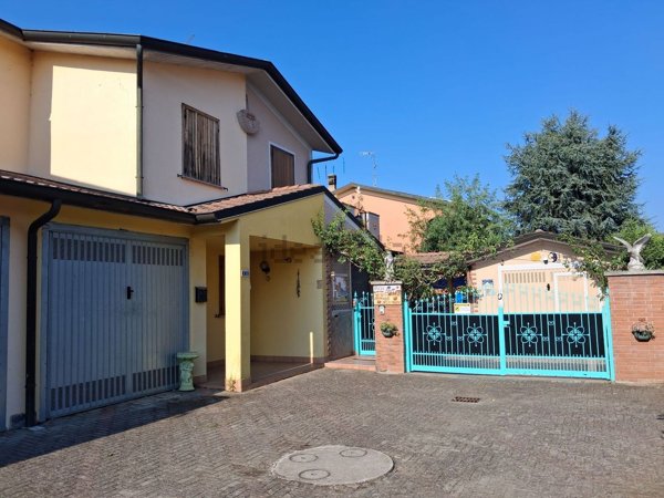 casa indipendente in vendita a Castelleone in zona San Latino