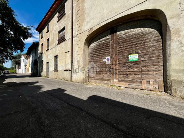casale in vendita a Castelleone
