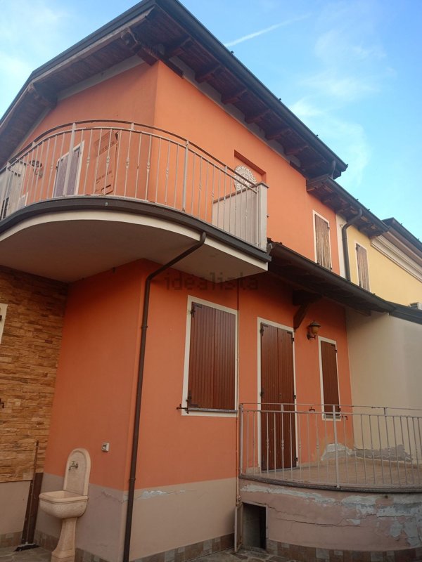 casa indipendente in vendita a Castelleone
