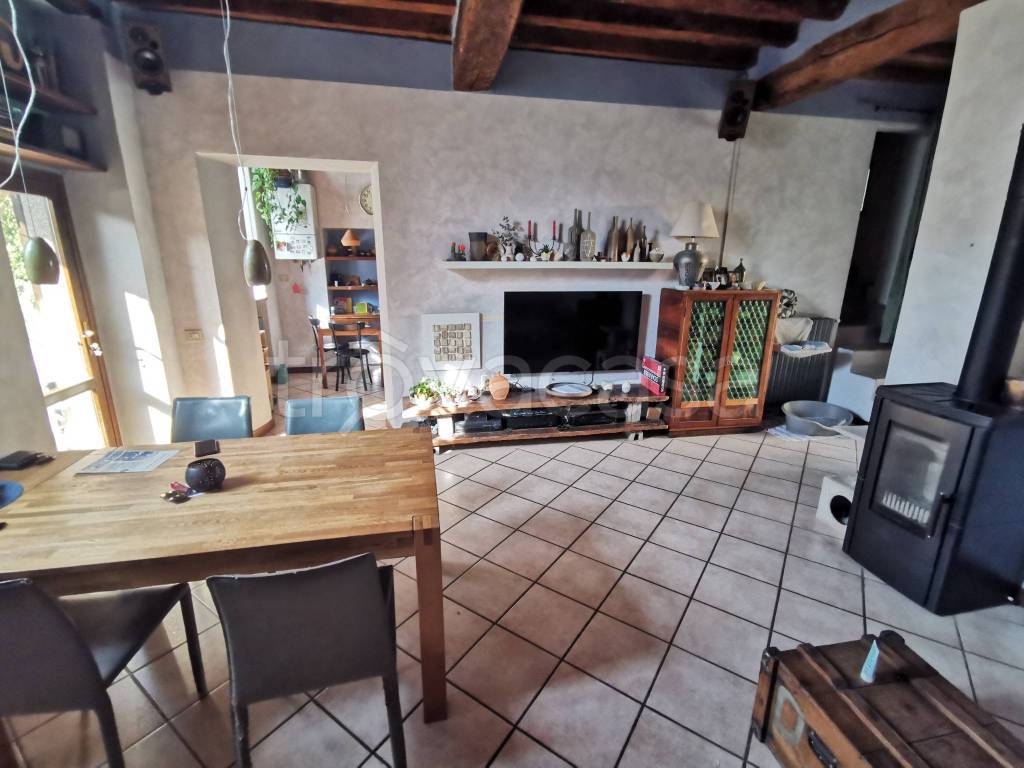 casa indipendente in vendita a Castelverde