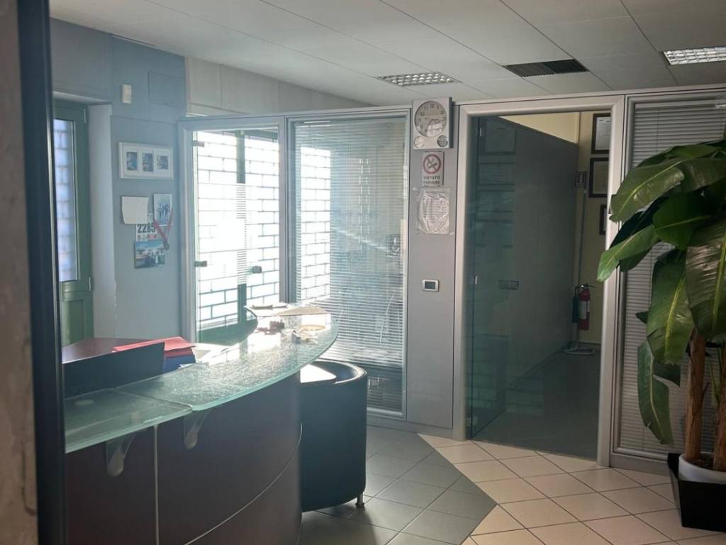 ufficio in vendita a Castelverde in zona Livrasco-Ossalengo