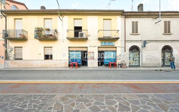 negozio in vendita a Castelverde