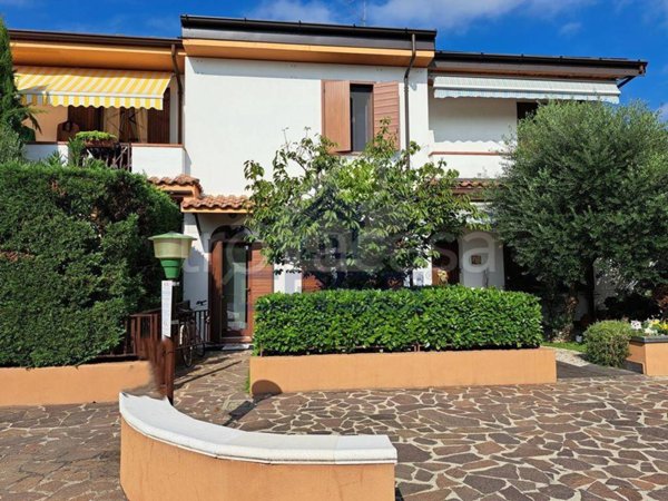 casa indipendente in vendita a Castelverde in zona Costa Sant'Abramo