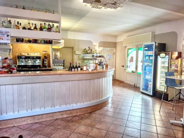 negozio in vendita a Castelverde