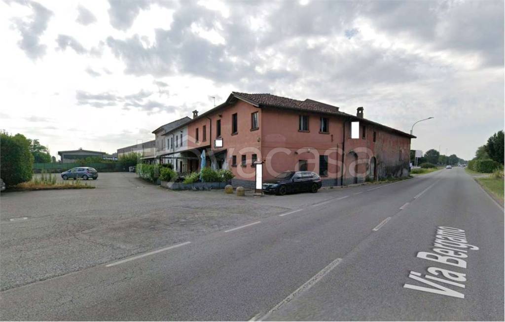 negozio in vendita a Castelverde