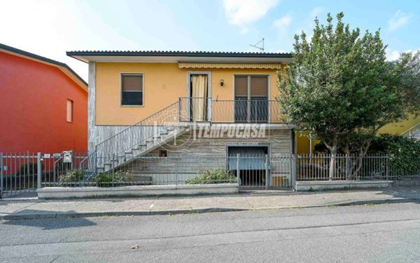 casa indipendente in vendita a Castelverde