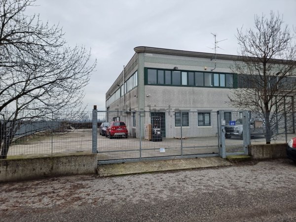 ufficio in vendita a Castelverde