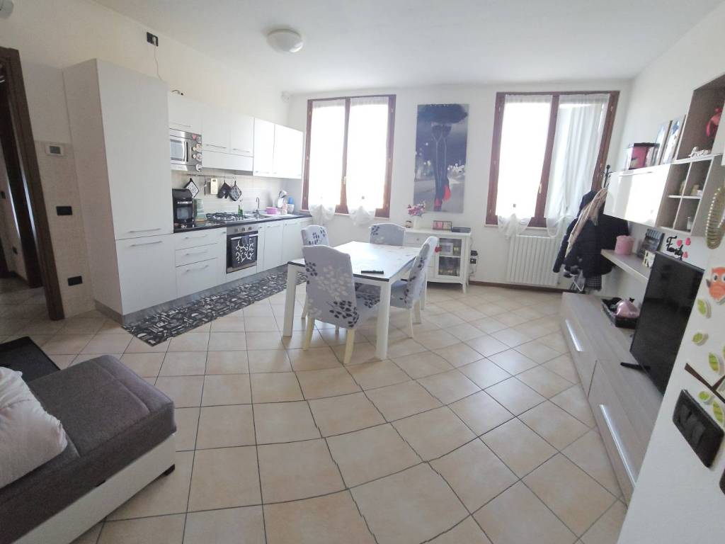 appartamento in vendita a Castelverde in zona San Martino in Beliseto