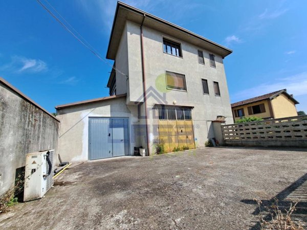 negozio in vendita a Castelverde