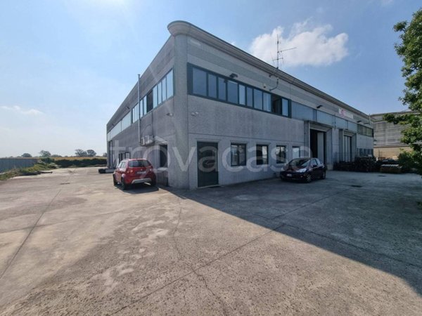locale commerciale in vendita a Castelverde in zona Livrasco-Ossalengo