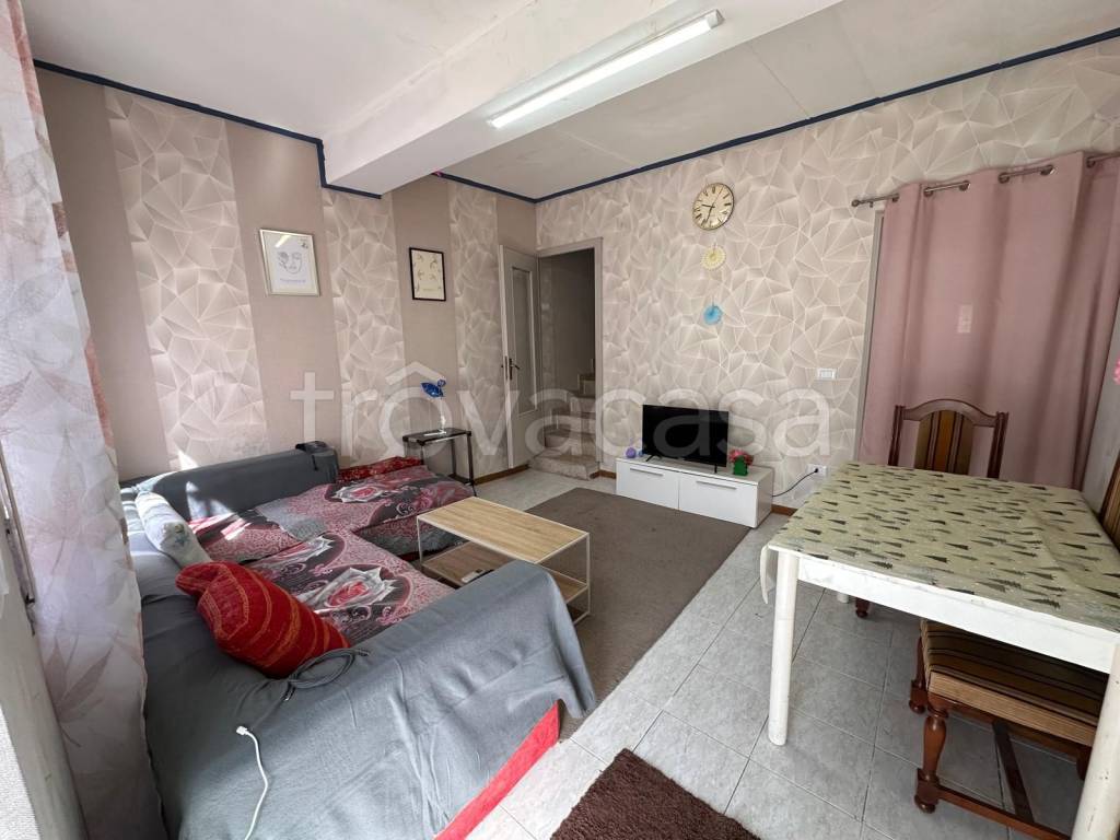 casa indipendente in vendita a Castelverde in zona Livrasco-Ossalengo