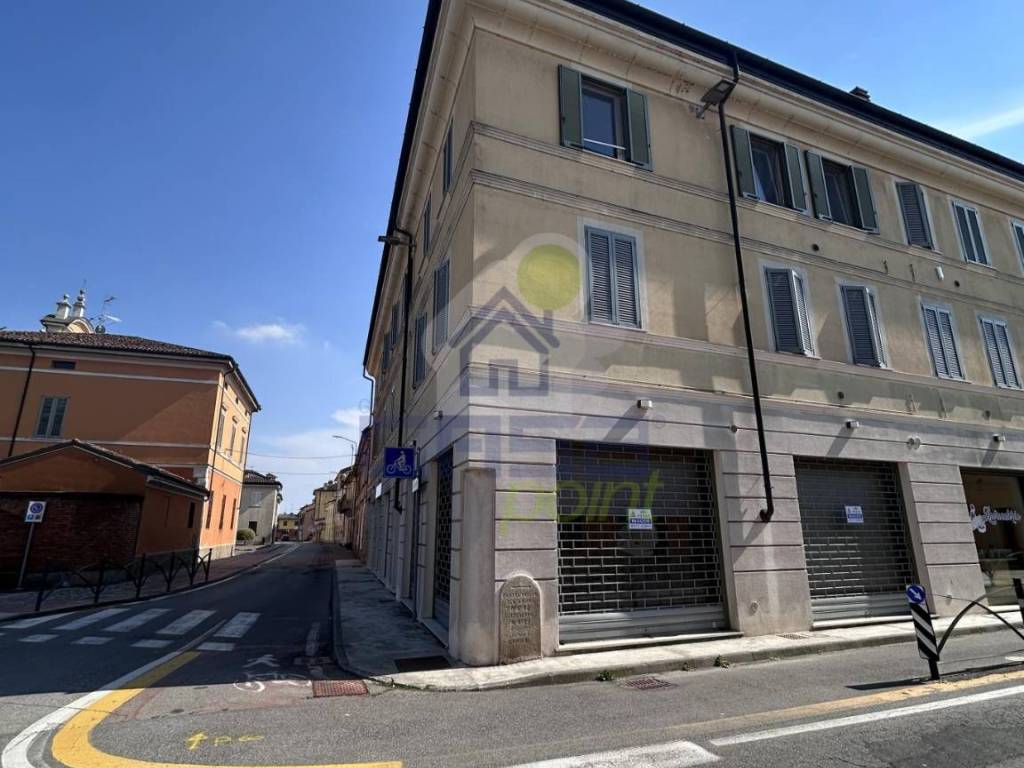 negozio in vendita a Castelverde in zona Livrasco-Ossalengo