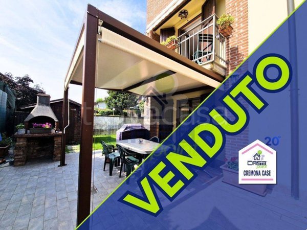 casa indipendente in vendita a Castelverde in zona Livrasco-Ossalengo