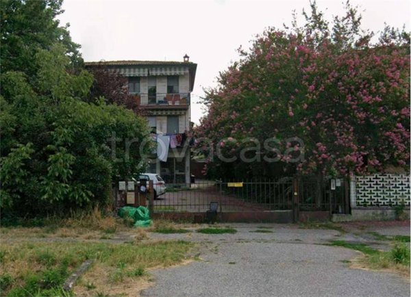 negozio in vendita a Castelverde in zona Livrasco-Ossalengo