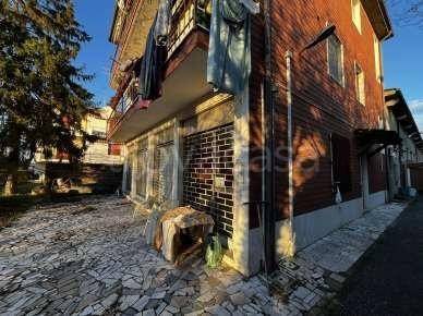 negozio in vendita a Castelverde in zona Livrasco-Ossalengo