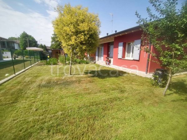casa indipendente in vendita a Castelverde in zona Livrasco-Ossalengo