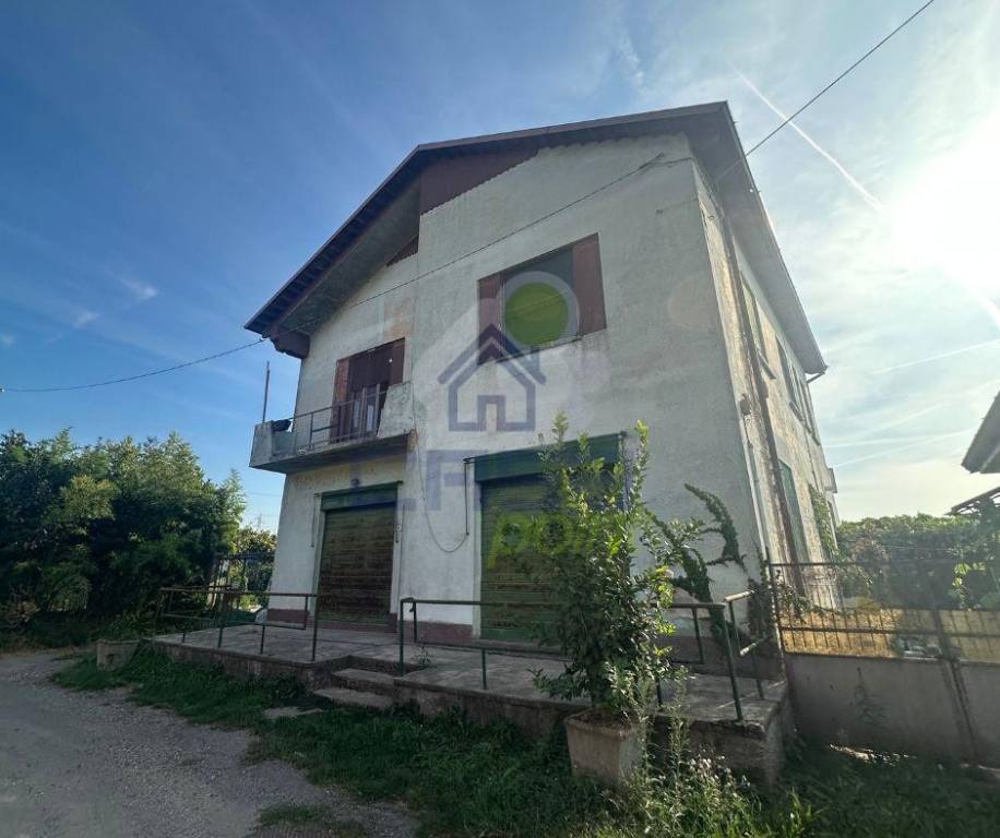 casa indipendente in vendita a Castelverde in zona San Martino in Beliseto