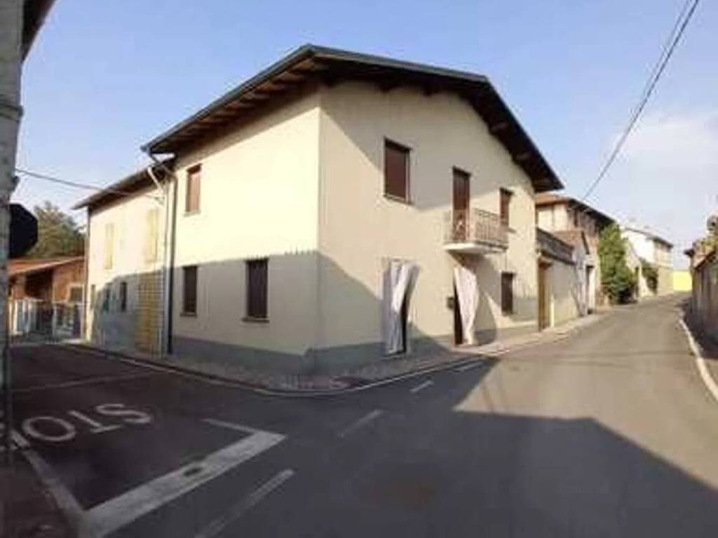 casa indipendente in vendita a Castelvisconti in zona Campagna