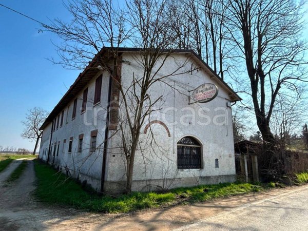 casa indipendente in vendita a Castelvisconti in zona Campagna