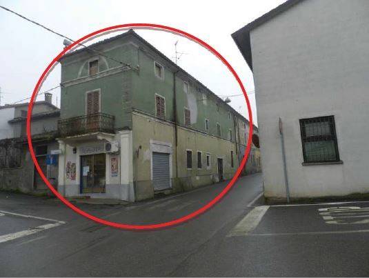 negozio in vendita a Castelvisconti
