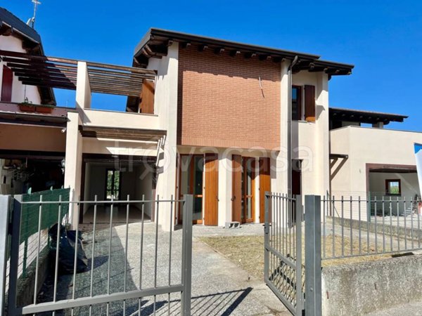 casa indipendente in vendita a Cella Dati