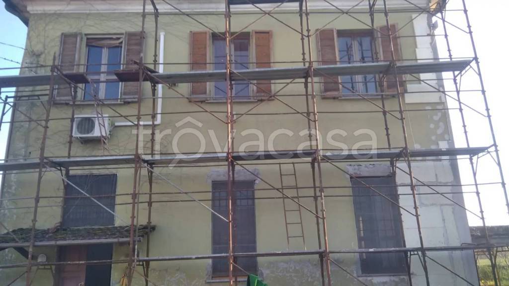 casa indipendente in vendita a Cella Dati