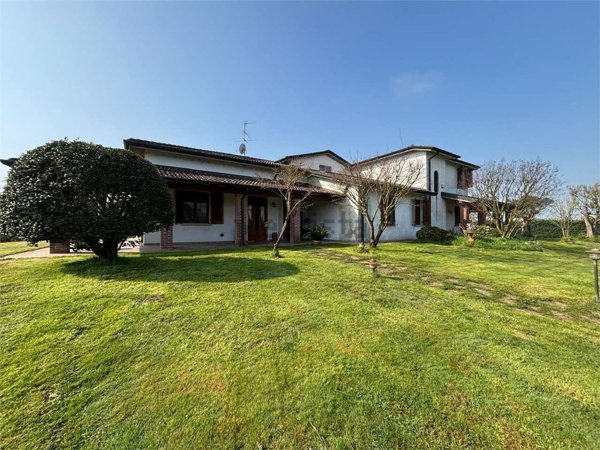 casa indipendente in vendita a Cella Dati